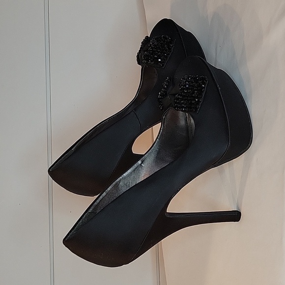 JUSTFAB Jessica Paster size 7 black platform heels with sequined bow - Picture 2 of 7